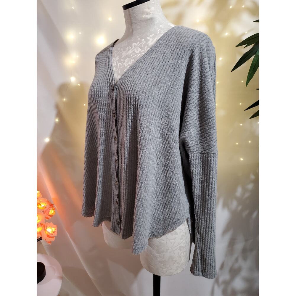 Out from Under UO Jojo Oversized Gray Thermal Button Front Top Womens Size S - Picture 2 of 9